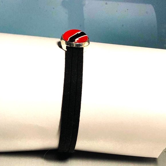 Trinidad and Tobago Flag Glass Dome adjustable Suede Bracelet - Picture 3 of 6